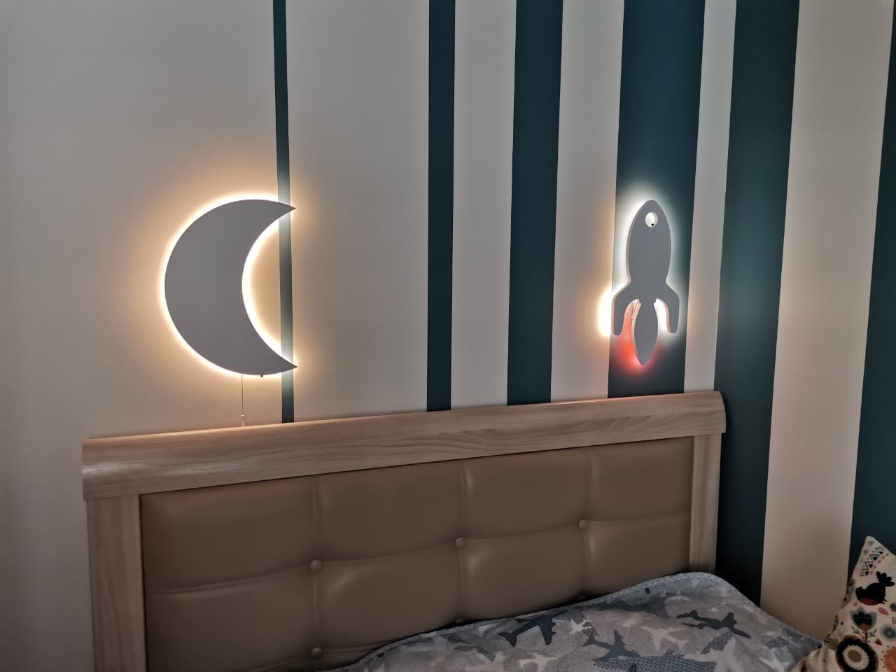 Декор на стену с подсветкой